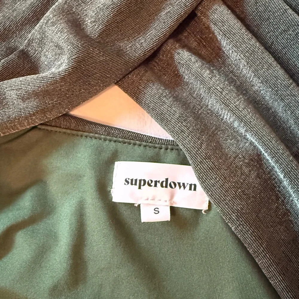 Revolve Superdown green dress - Picture 4 of 5